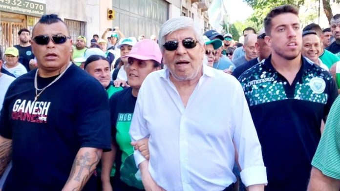 Avanza la causa judicial por una estafa a Camioneros y crece la interna de Moyano por reproches y acusaciones