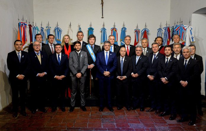 El Gobierno invitó a 20 gobernadores a la reunión con Milei en Casa Rosada y busca una foto amplia para mostrar dialoguismo