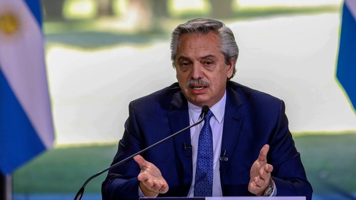 Nuevas revelaciones de los clientes de Alberto Fernández: también le facturaba a una empresa de Fernando Whpei