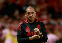 A dos meses de asumir, Inter despidió a Ramón Díaz tras caer en zona de descenso por el triunfo del Santos de Neymar