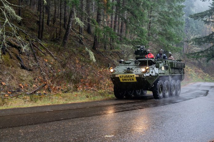 El nuevo ministro de Defensa encabezará un acto junto a Petri para presentar vehículos de guerra del Ejército