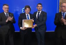 Javier Milei recibió un reconocimiento de la DAIA: “En Argentina tenemos tolerancia cero al antisemitismo”