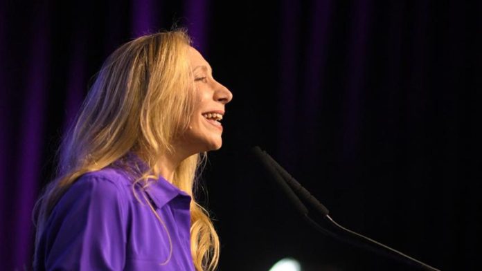 Karina Milei desembarca de nuevo en Buenos Aires con el congreso libertario para mostrar músculo político