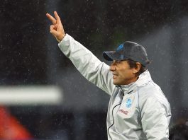 Los hinchas del Nápoli recordaron a Maradona a cinco años de su muerte y Conte le dedicó el triunfo