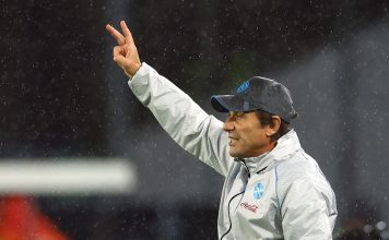 Los hinchas del Nápoli recordaron a Maradona a cinco años de su muerte y Conte le dedicó el triunfo