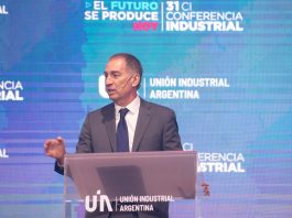 Tras recibir a otros dos gobernadores, Santilli espera a Luis Caputo para negociar fondos con las provincias