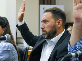 Un concejal de Bahía Blanca se negó a realizar un test de alcoholemia en un control vehicular y luego renunció a su banca