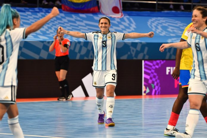 Argentina goleó 4-1 a Colombia y se clasificó a las semifinales del primer Mundial de futsal femenino