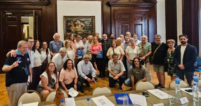 Axel Kicillof refuerza su alianza con la CTA y la CGT para frenar la reforma laboral de Milei y coordinar una estrategia en el Congreso