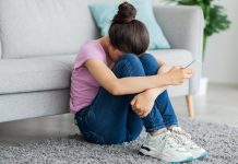 Estudiantes de una escuela compartieron imágenes de compañeras suyas desnudas generadas por inteligencia artificial