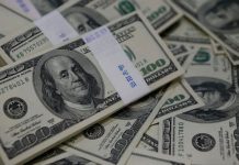 La Justicia investiga maniobras con dólar blue y realizó al menos 60 allanamientos en bancos, casas de cambio y financieras