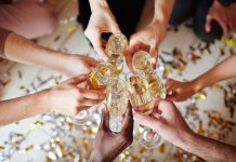 Las 90 mejores frases para desear un Feliz Año Nuevo 2026 por WhatsApp