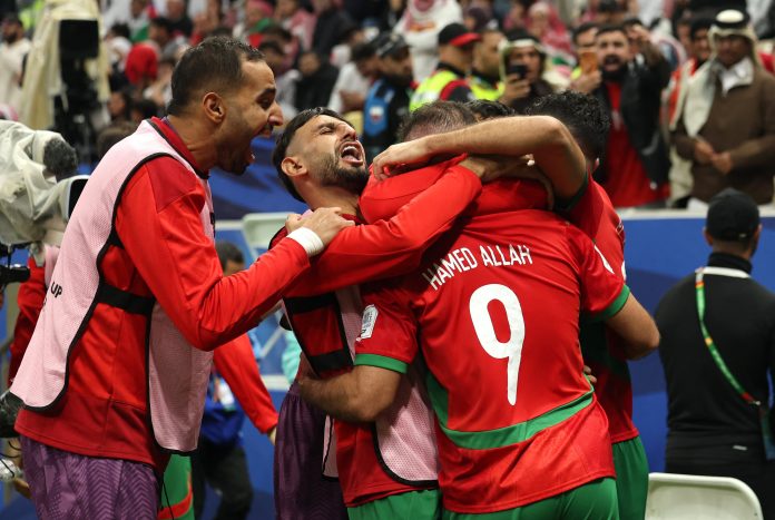 Le pegó desde atrás de mitad de cancha y la clavó en un ángulo: el golazo de Marruecos ante Jordania para ser campeón de la Copa Árabe