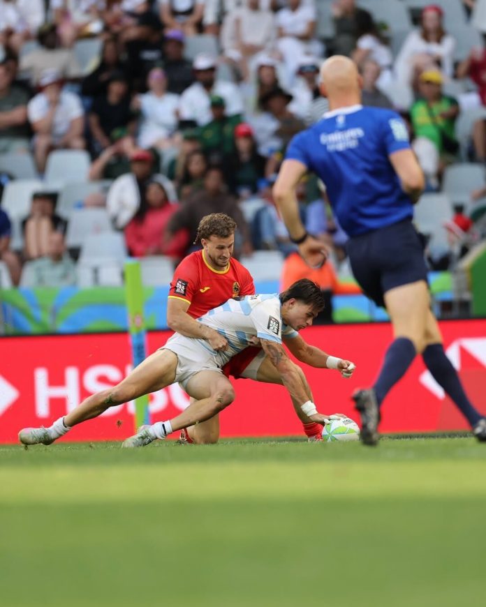 Los Pumas terminaron primeros en su grupo y clasificaron a las semifinales del Seven de Ciudad del Cabo