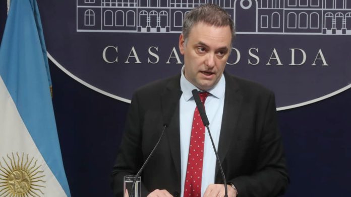 Manuel Adorni anunciará hoy las últimas medidas que tomará el Gobierno en el 2025: cuáles serán