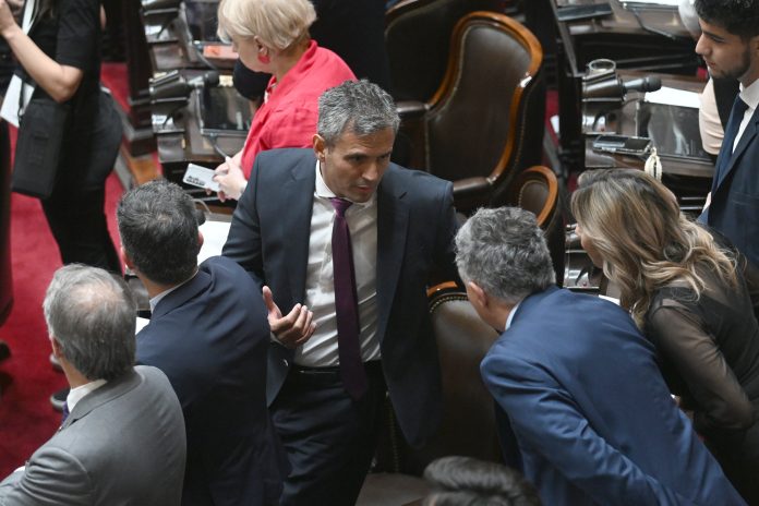 Negociaciones secretas del Gobierno para aprobar el Presupuesto: el artículo que complica a LLA a horas de la sesión y el proyecto en duda