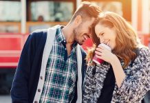 Qué significa el emoji del guiño y por qué se usa de forma irónica en WhatsApp