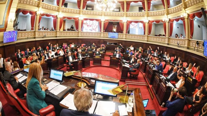 “Rapidito Toto”: la respuesta de Kicillof a Caputo para que Nación autorice el endeudamiento