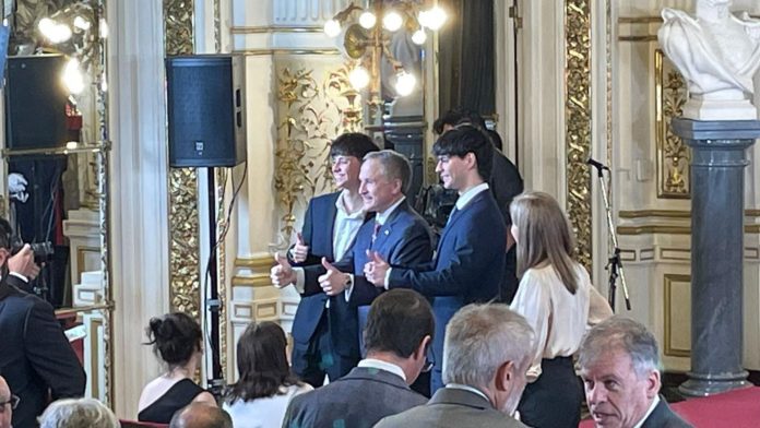 Señal de Estados Unidos en la asunción de Presti: el embajador Peter Lamelas asistió a la jura del nuevo Ministro de Defensa