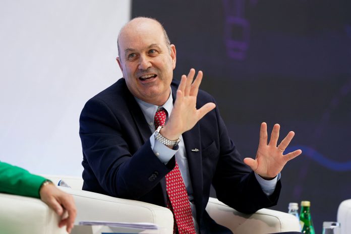 Sturzenegger confirmó que el Estado financiará el nuevo fondo para despidos y la reforma aplicará “a cualquier relación laboral”