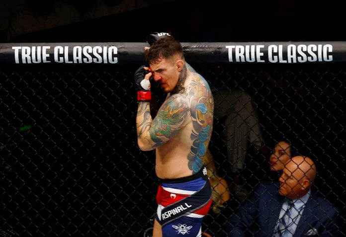 El drama de un campeón de la UFC tras sufrir un polémico piquete de ojos en combate: “Es una pesadilla”