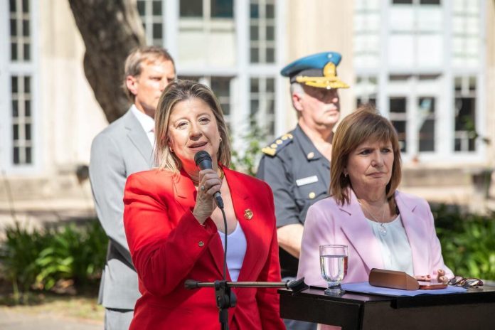 El Ministerio de Seguridad anunciará una reducción en las tasas de homicidios y robos de 2025