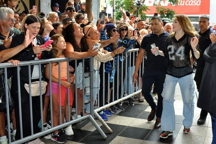 Fátima Florez contó cómo fue el ensayo con Milei y confirmó qué tema cantará el presidente esta noche
