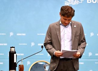 Kicillof toma distancia del plan de Máximo Kirchner para el PJ bonaerense y crece el conflicto
