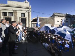 Mientras el Gobierno negocia con las provincias, Kicillof busca liderar la oposición a la reforma laboral