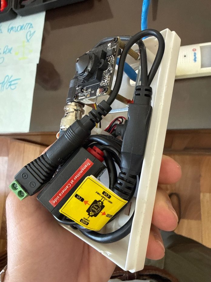 Rogelio Frigerio denunció que hallaron micrófonos y cámaras ocultas en su despacho