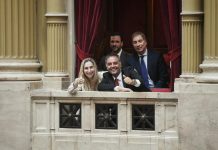Celebración violeta en el Congreso: negociación ley por ley y doble crisis peronista
