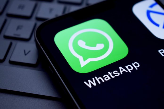 Cómo activar el “modo hada azul” de WhatsApp