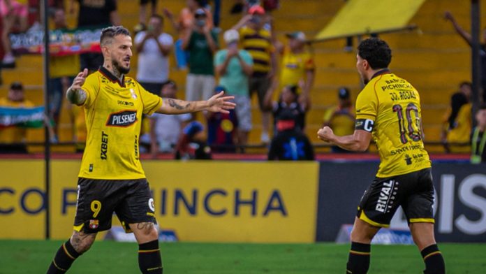 Darío Benedetto puso fin a su racha negativa de 747 días sin convertir un gol y le dio el triunfo al Barcelona de Ecuador
