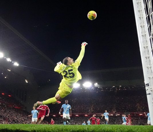 De un increíble tiro libre a la imposible atajada de Donnarumma a Mac Allister: el dramático triunfo del City ante el Liverpool