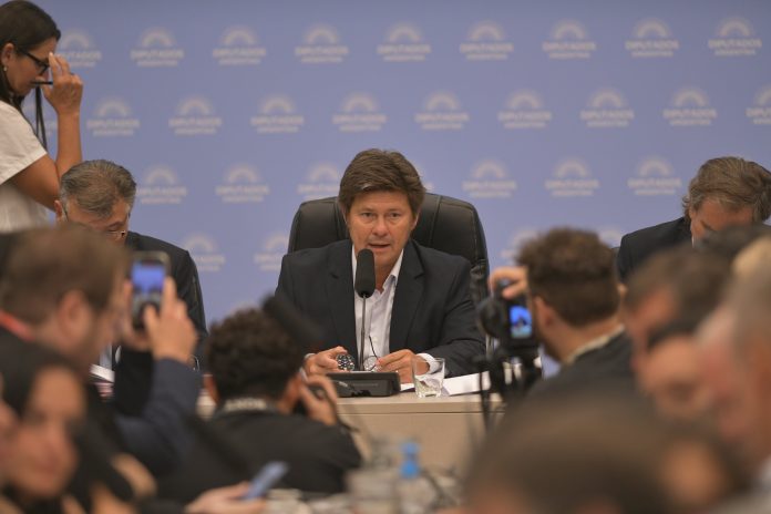 El oficialismo confirmó en Diputados que retirará el artículo de las licencias médicas de la reforma laboral