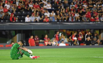 El video de la fractura de peroné que sufrió Gabriel Arias y lo dejará afuera del clásico rosarino de Newell’s-Central