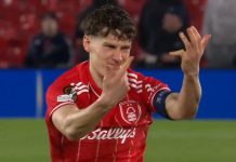 “Espantoso”: se cayó sobre su dedo tras un empujón y sufrió una impresionante lesión en la Europa Leafue