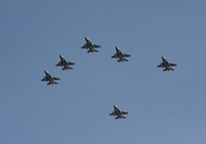 Estados Unidos entrenará a pilotos para que puedan volar los F-16 comprados a Dinamarca: cuánto pagará la Argentina