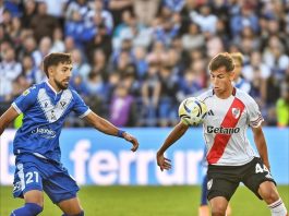 Joaquín Freitas, el juvenil de River Plate que marcó su primer gol en Primera: debut en Acassuso y blindaje por USD 100 millones