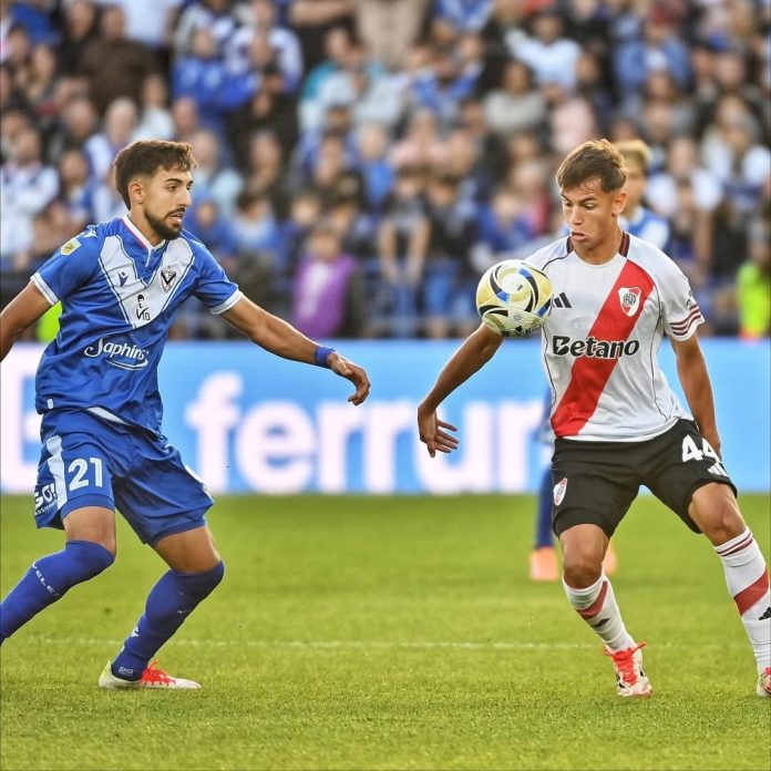 Joaquín Freitas, el juvenil de River Plate que marcó su primer gol en Primera: debut en Acassuso y blindaje por USD 100 millones