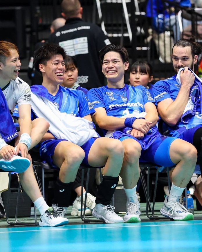 Le dio un pelotazo en la cara a una asistente, pero su reacción para disculparse causó furor: “Lo más sincero que jamás vi”