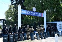 Maximiliano Pullaro decretó un aumento del 40% para la Policía y se terminó la protesta en Santa Fe