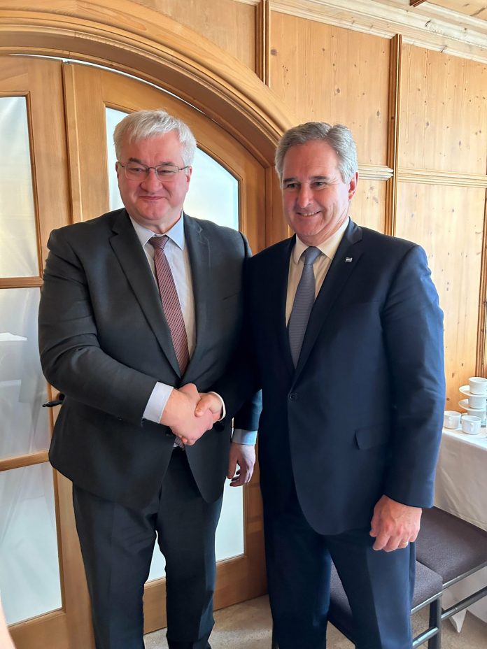 Pablo Quirno se reunió con el canciller de Ucrania y defendió las negociaciones de paz impulsadas por Donald Trump