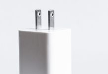 Para qué sirven los agujeros que tienen los enchufes tipo A