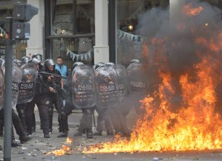 Reforma laboral: todas las fotos y videos de los incidentes en el Congreso de la Nación
