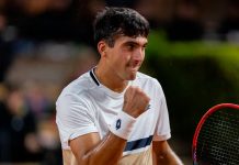 Román Burruchaga sacó pasaje a cuartos del Rosario Challenger: sorpresiva eliminación de Francisco Comesaña