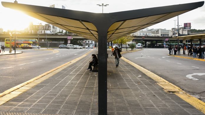 Tras el anuncio de la CGT, también habrá paro total de los medios de transporte de pasajeros en el país