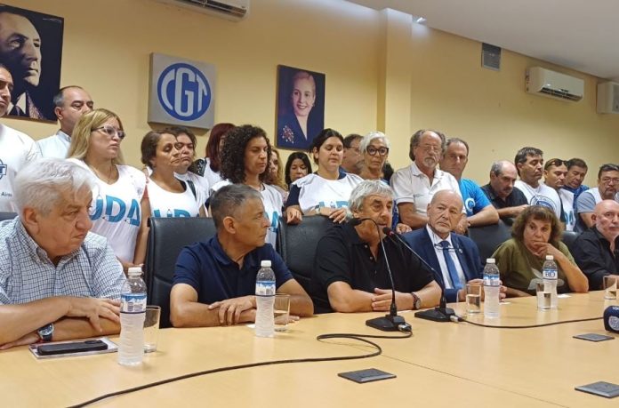 Tras el anuncio del paro docente, el Gobierno convocó a los gremios para tratar la cuestión salarial