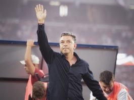 Tras poner en duda su continuidad, Marcelo Gallardo dirige la práctica de River Plate