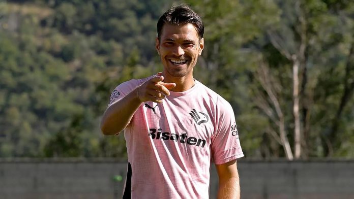 Tras solo cinco pases desde el saque inicial: el golazo a los 10 segundos de un partido que da la vuelta al mundo